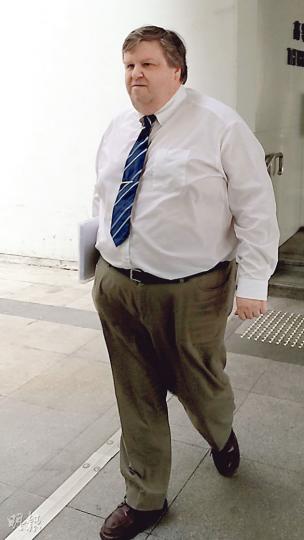 Harm Jelle Boorsma(圖)昨於庭上承認,早於撞船意外發生前,已發現水警的雷達系統老化,或影響測量數據的可靠性。(黃建邦攝) Harm Jelle Boorsma(圖)昨於庭上承認,早於撞船意外發生前,已發現水警的雷達系統老化,或影響測量數據的可靠性。(黃建邦攝)