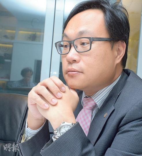 互聯網專業協會副會長洪文正認為,採用「可適化」網站設計是最上策,好處是方便更新網頁內容。(劉焌陶攝) 互聯網專業協會副會長洪文正認為,採用「可適化」網站設計是最上策,好處是方便更新網頁內容。(劉焌陶攝)