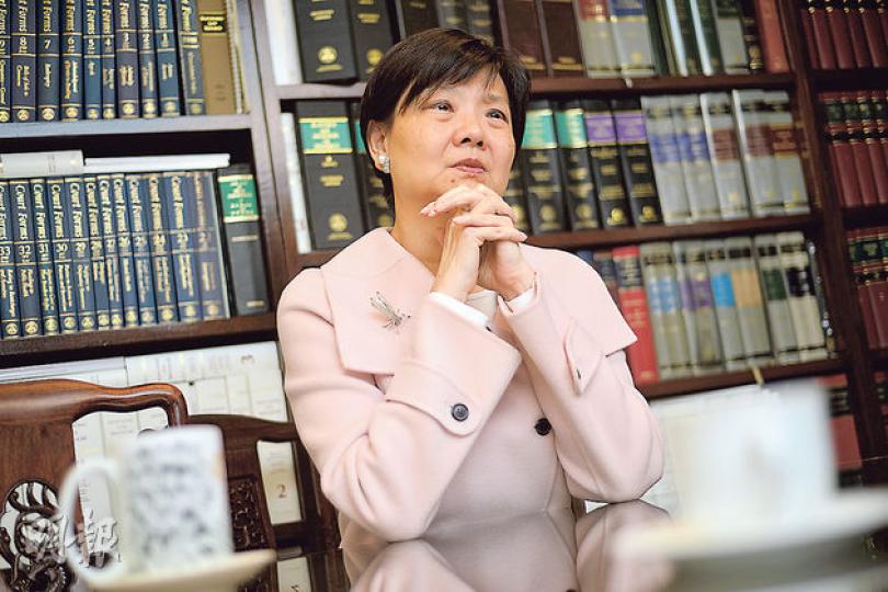 公民黨主席余若薇說，有關旺角禁制令的法律問題「多籮籮」，開了很多壞先例，她說法庭命令即使錯也要遵守，但公眾同樣有權批評，此舉並非破壞法治。（盧翊銘攝）