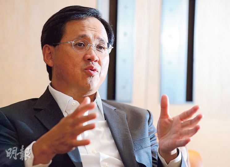 資策鍾楚義認為，香港新盤呎價動輒2萬元，其實並不算貴，其他國際都會如倫敦市中心的樓價，往往不止此水平；鍾並指出，香港作為自由經濟體系，港府應取消向境外買家付買家印花稅BSD辣稅。（劉焌陶攝）