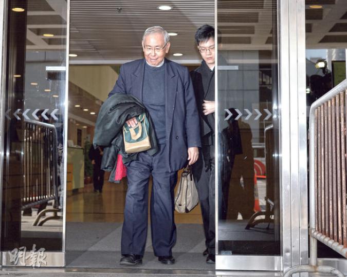 法官提醒陪審團,控罪指許仕仁收受郭氏提供的「甜頭」,履行公職時傾向優待新地,但毋須證明許在某一事件令新地獲利。(葉家豪攝) 法官提醒陪審團,控罪指許仕仁收受郭氏提供的「甜頭」,履行公職時傾向優待新地,但毋須證明許在某一事件令新地獲利。(葉家豪攝)