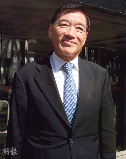 中信前董事總經理范鴻齡昨出席聆訊,庭上稱因案件複雜,要求將案移交高院處理。(林俊源攝)立法會涂謹申(左一)協助中信小股東(另3人)向中信及其高層追討賠償,稱中信不願賠償,卻申請將案件移交高院,令人費解。 (林俊源攝) 中信前董事總經理范鴻齡昨出席聆訊,庭上稱因案件複雜,要求將案移交高院處理。(林俊源攝)立法會涂謹申(左一)協助中信小股東(另3人)向中信及其高層追討賠償,稱中信不願賠償,卻申請將案件移交高院,令人費解。 (林俊源攝)