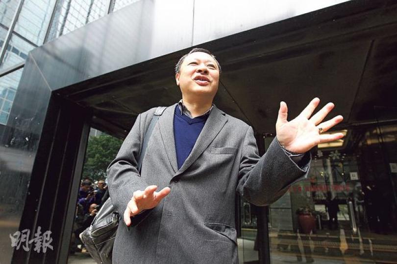被問及金鐘佔領區即將被清場,戴耀廷(圖)稱因清場尚未發生,暫無話可說。(李紹昌攝) 被問及金鐘佔領區即將被清場,戴耀廷(圖)稱因清場尚未發生,暫無話可說。(李紹昌攝)