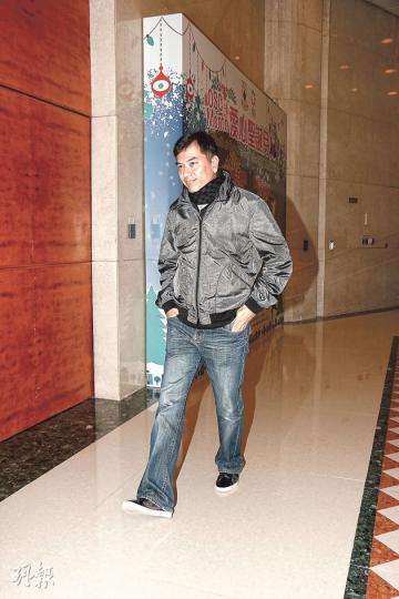 司馬燕老公吳忠義昨日心事重重,在醫院出現時迴避記者拒受訪。(攝影﹕梁迺楠)胡定欣去看醫生遇大批記者在守候,有點愕然。(攝影﹕梁迺楠) 司馬燕老公吳忠義昨日心事重重,在醫院出現時迴避記者拒受訪。(攝影﹕梁迺楠)胡定欣去看醫生遇大批記者在守候,有點愕然。(攝影﹕梁迺楠)