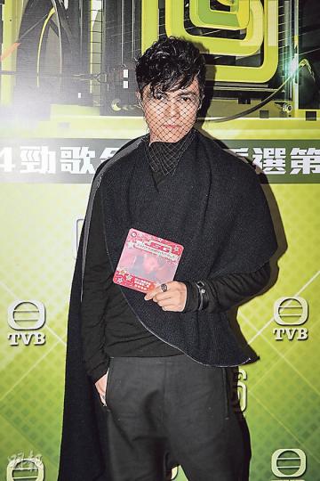 張敬軒在前晚的《優秀選》上獲頒歌曲獎。(攝影:林祖傑) 張敬軒在前晚的《優秀選》上獲頒歌曲獎。(攝影:林祖傑)