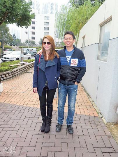 盛品儒陪同未婚妻蔡一鳳到場,透露明年年底舉行婚禮。(攝影/記者:楊安莉)對於亞視拖欠員工兩個月薪金,鮑姐表示非常擔心。(攝影/記者:楊安莉) 盛品儒陪同未婚妻蔡一鳳到場,透露明年年底舉行婚禮。(攝影/記者:楊安莉)對於亞視拖欠員工兩個月薪金,鮑姐表示非常擔心。(攝影/記者:楊安莉)