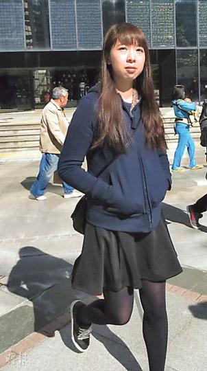 目前仍在中華航空任職地勤的李芷慧(圖)供稱,今年1月初替Erwiana辦理登機手續時,看見其臉部腫脹,故記憶特別深刻,但她承認當時沒想過Erwiana曾被虐打。(陳倢朗攝) 目前仍在中華航空任職地勤的李芷慧(圖)供稱,今年1月初替Erwiana辦理登機手續時,看見其臉部腫脹,故記憶特別深刻,但她承認當時沒想過Erwiana曾被虐打。(陳倢朗攝)