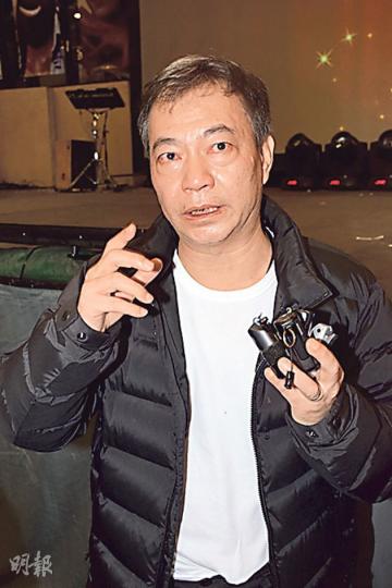阿燦接受訪問時甚為感觸,落下男兒淚。(攝影﹕梁迺楠) 阿燦接受訪問時甚為感觸,落下男兒淚。(攝影﹕梁迺楠)