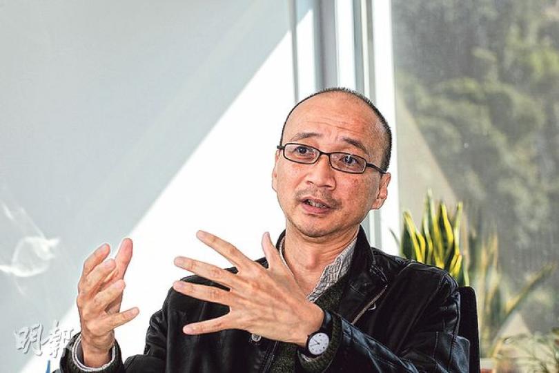 港大政治與行政學系教授陳祖為說,他沒有後悔在佔領期間幫助學生與政府溝通。他不同意學生最後「不願退場」、「寧願被清場」的思路,但自己只是「愛之深、責之切」,認為年輕人是未來的希望,希望他們成為日後公民社會的重要力量。(郭慶輝攝) 港大政治與行政學系教授陳祖為說,他沒有後悔在佔領期間幫助學生與政府溝通。他不同意學生最後「不願退場」、「寧願被清場」的思路,但自己只是「愛之深、責之切」,認為年輕人是未來的希望,希望他們成為日後公民社會的重要力量。(郭慶輝攝)