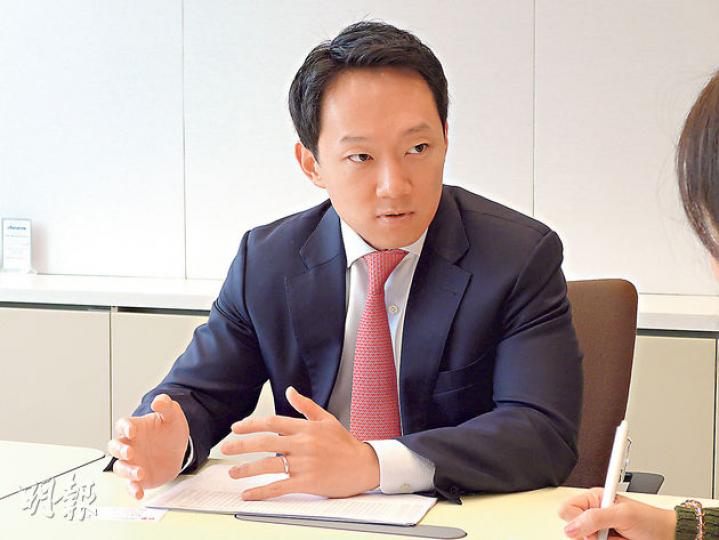 聯博印度增長基金經理張國嘉表示,在看好印度經濟前提下,中產人士數目自然上升,更注意個人健康,故看好健康護理行業。(龍彩霞攝) 聯博印度增長基金經理張國嘉表示,在看好印度經濟前提下,中產人士數目自然上升,更注意個人健康,故看好健康護理行業。(龍彩霞攝)