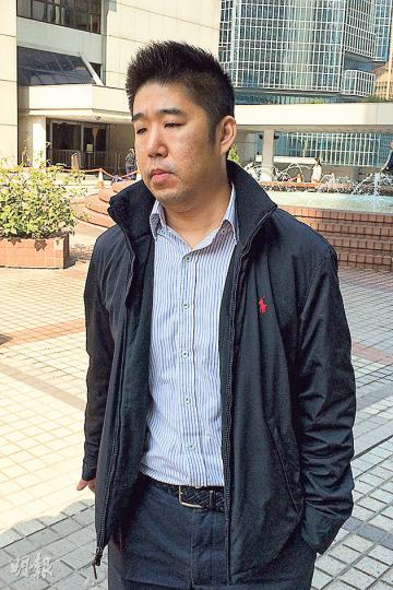 南丫海難生還者黎浩然(圖)昨到高院作供,他憶述南丫四號被撞後情況。(黃建邦攝) 南丫海難生還者黎浩然(圖)昨到高院作供,他憶述南丫四號被撞後情況。(黃建邦攝)