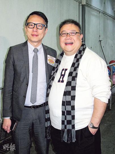 葉家寶承認無綫向亞視收購部分粵語長片版權。而劉錫賢則渴望不同媒體跟亞視合作,實現電視大同。(攝影/記者:鍾一虹) 葉家寶承認無綫向亞視收購部分粵語長片版權。而劉錫賢則渴望不同媒體跟亞視合作,實現電視大同。(攝影/記者:鍾一虹)