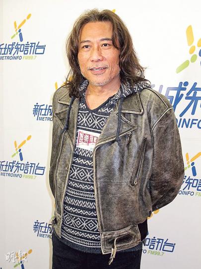 62歲的夏韶聲笑言19歲就開始被女人箍,現在覺得好自由,做什麼都得,好享受。(攝影/記者﹕鍾一虹) 62歲的夏韶聲笑言19歲就開始被女人箍,現在覺得好自由,做什麼都得,好享受。(攝影/記者﹕鍾一虹)