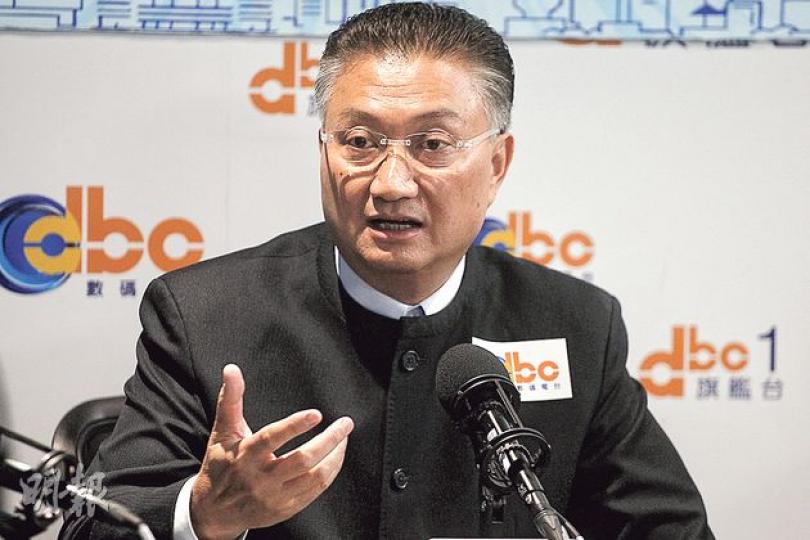 香港青少年軍總會主席陳振彬表示,成立典禮時數百名出席學生中,僅數十人是宣誓入會,其餘學生只是觀禮。(李紹昌攝) 香港青少年軍總會主席陳振彬表示,成立典禮時數百名出席學生中,僅數十人是宣誓入會,其餘學生只是觀禮。(李紹昌攝)