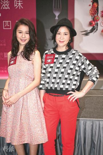 黃翠如與蘇玉華同指男友的廚藝比她們了得。(攝影﹕梁迺楠) 黃翠如與蘇玉華同指男友的廚藝比她們了得。(攝影﹕梁迺楠)