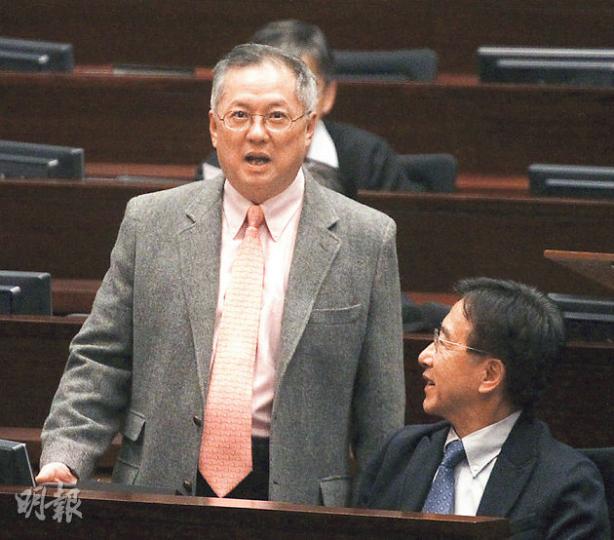 立法會財委會主席張宇人說，不會評論政府突然撤回財委會4個項目的做法，因為要保持持平。但他強調，不會同意政府做不符合議事規則的事。（李紹昌攝）