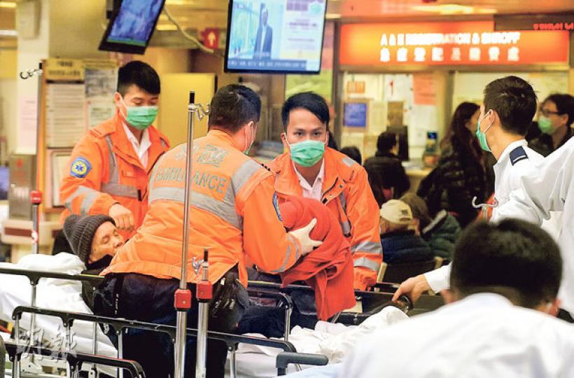 今年至今錄得85宗嚴重流感個案,當中逾一半人死亡,多間醫院的病牀使用率都超過100%。醫護人員今年接種比率亦較過往下降,只有兩成。(鄧宗弘攝) 今年至今錄得85宗嚴重流感個案,當中逾一半人死亡,多間醫院的病牀使用率都超過100%。醫護人員今年接種比率亦較過往下降,只有兩成。(鄧宗弘攝)