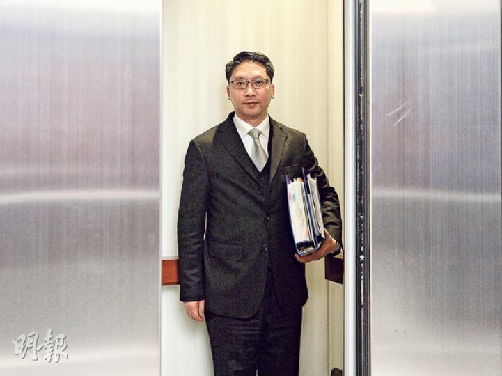 律政司長袁國強表示,刑事檢控科今年有「相當部分」的工作都是處理與佔領行動有關案件,已設立專責小隊處理相關案件,強調一定會依法辦事。(鄧宗弘攝) 律政司長袁國強表示,刑事檢控科今年有「相當部分」的工作都是處理與佔領行動有關案件,已設立專責小隊處理相關案件,強調一定會依法辦事。(鄧宗弘攝)
