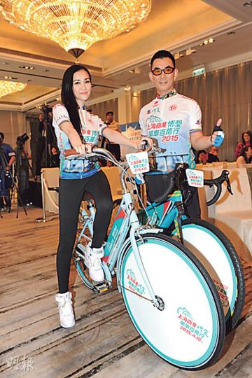 謝安琪與小齊皆表示自己的兒子很快便學識踩單車。(攝影﹕鍾偉茵) 謝安琪與小齊皆表示自己的兒子很快便學識踩單車。(攝影﹕鍾偉茵)