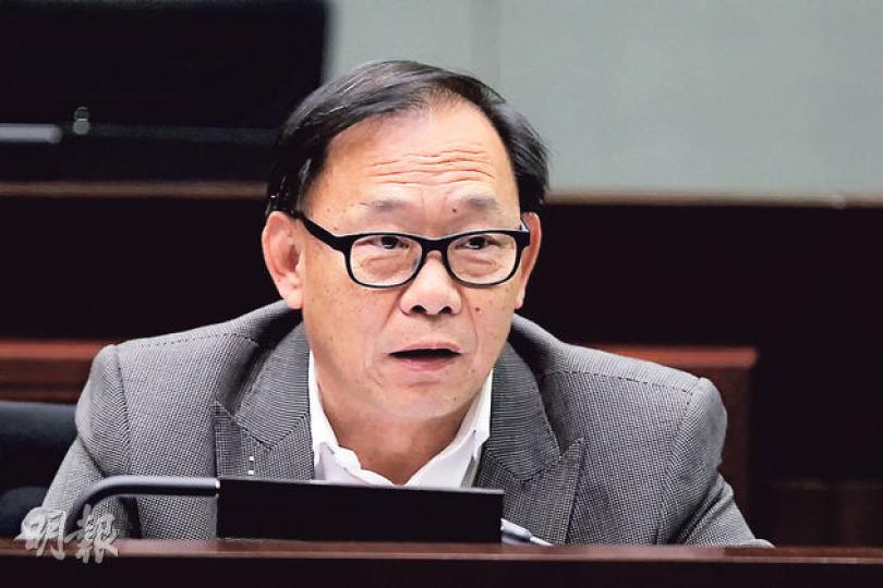 民建聯議員梁志祥認為,警務處長曾偉雄「做得好都畀人叫落台」,問及他當處長的感受。曾偉雄回應說,警方只會嚴格按法律行事。(郭慶輝攝)民主黨劉慧卿形容,警民關係在佔領行動後已非常嚴峻,認為警方要與市民合作,必須得到市民信任。(郭慶輝攝) 民建聯議員梁志祥認為,警務處長曾偉雄「做得好都畀人叫落台」,問及他當處長的感受。曾偉雄回應說,警方只會嚴格按法律行事。(郭慶輝攝)民主黨劉慧卿形容,警民關係在佔領行動後已非常嚴峻,認為警方要與市民合作,必須得到市民信任。(郭慶輝攝)