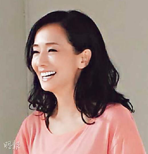 毛舜筠閒時便會踩單車、做瑜伽、學跳舞,難怪身形一直那麼弗!(微博圖片) 毛舜筠閒時便會踩單車、做瑜伽、學跳舞,難怪身形一直那麼弗!(微博圖片)