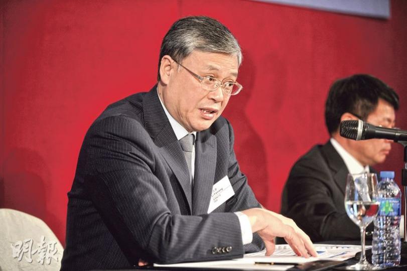 中海油首席執行官李凡榮(圖)表示,集團正致力降低營運成本,以抗衡油價下滑。(葉家豪攝) 中海油首席執行官李凡榮(圖)表示,集團正致力降低營運成本,以抗衡油價下滑。(葉家豪攝)