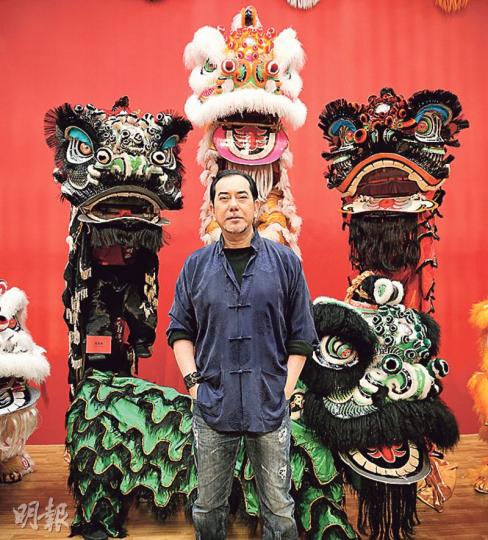 秋生昨日為「一代醒獅」展覽進行醒獅點睛。(攝影﹕孫華中) 秋生昨日為「一代醒獅」展覽進行醒獅點睛。(攝影﹕孫華中)