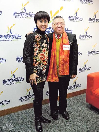李居明(右)與蓋鳴暉到電台宣傳農曆年公演的賀歲粵劇。(攝影/記者:孫慧莊) 李居明(右)與蓋鳴暉到電台宣傳農曆年公演的賀歲粵劇。(攝影/記者:孫慧莊)