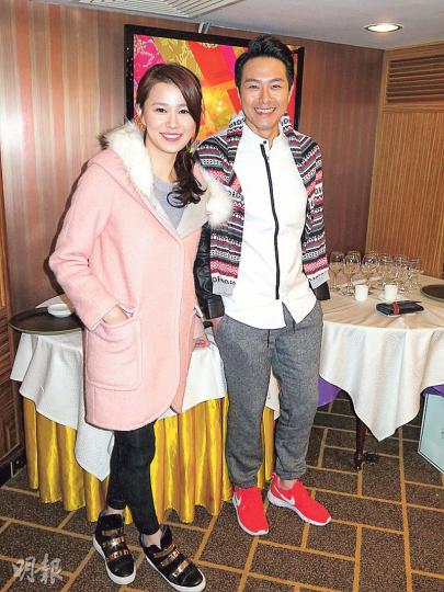 蕭正楠、黃翠如夾錢請劇集演員食飯,一起欣賞大結局。(攝影/記者﹕楊安莉)曹永廉笑蕭正楠拍《師奶Madam》抱得美人歸,簡直是「又食又拎」。(攝影/記者﹕楊安莉) 蕭正楠、黃翠如夾錢請劇集演員食飯,一起欣賞大結局。(攝影/記者﹕楊安莉)曹永廉笑蕭正楠拍《師奶Madam》抱得美人歸,簡直是「又食又拎」。(攝影/記者﹕楊安莉)
