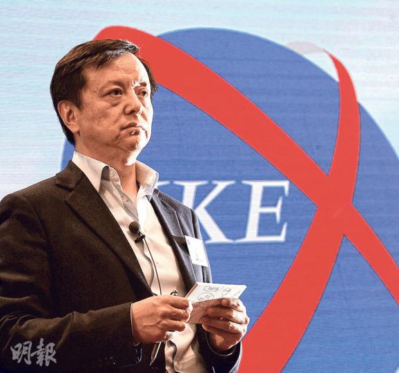 港交所行政總裁李小加(圖)昨日暗示,希望可以將納入深圳創業板股份納入深港通買賣範圍。(劉焌陶攝) 港交所行政總裁李小加(圖)昨日暗示,希望可以將納入深圳創業板股份納入深港通買賣範圍。(劉焌陶攝)
