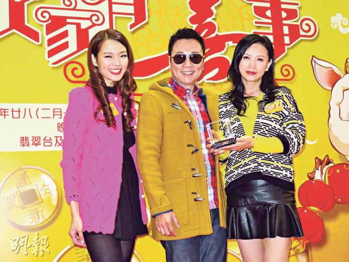 呂慧儀（左起）、黎耀祥及曾華倩為新節目宣傳造勢。（攝影/記者：孫慧莊）