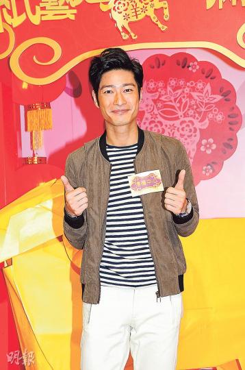 王宗堯日前被影到與藝員關婉珊、陳雅麗三人行,被指好艷福,他表示純粹朋友聚會,跟她們沒發展機會。(攝影:鍾偉茵) 王宗堯日前被影到與藝員關婉珊、陳雅麗三人行,被指好艷福,他表示純粹朋友聚會,跟她們沒發展機會。(攝影:鍾偉茵)