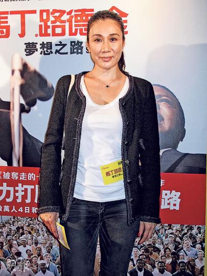 黃佩霞開心好友周汶錡造人成功。（攝影/記者﹕李潔盈）