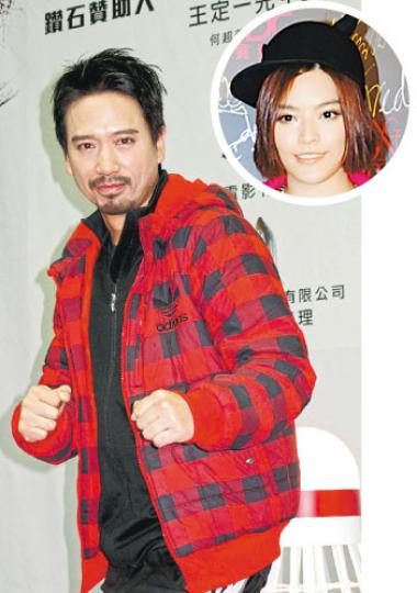 郭偉亮夾在老婆葉佩雯(圓圖)與郭媽媽中間,他笑言盡做。(攝影/記者:李潔盈)《全力扣殺》入選大阪電影節競賽部分,故何超儀有份競逐最佳女主角。(攝影/記者:李潔盈) 郭偉亮夾在老婆葉佩雯(圓圖)與郭媽媽中間,他笑言盡做。(攝影/記者:李潔盈)《全力扣殺》入選大阪電影節競賽部分,故何超儀有份競逐最佳女主角。(攝影/記者:李潔盈)