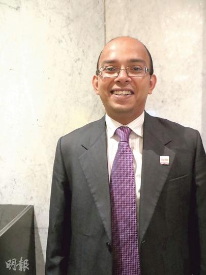 英國醫療局專員博思盟(Madhukar Bose)1月底到港交流,他指電子病歷不但可省時,更可更準確診治,減少病人覆診。(陳倢朗攝) 英國醫療局專員博思盟(Madhukar Bose)1月底到港交流,他指電子病歷不但可省時,更可更準確診治,減少病人覆診。(陳倢朗攝)