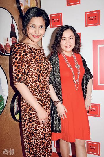 嚴淑明(左)請來內地富婆Laura(右)撐場,但另一嘉賓汪子琦卻臨時缺席。(攝影:孫華中)陳敏之投資的餅店即將開分店,她強調不會因此放棄演藝事業。(攝影:孫華中) 嚴淑明(左)請來內地富婆Laura(右)撐場,但另一嘉賓汪子琦卻臨時缺席。(攝影:孫華中)陳敏之投資的餅店即將開分店,她強調不會因此放棄演藝事業。(攝影:孫華中)