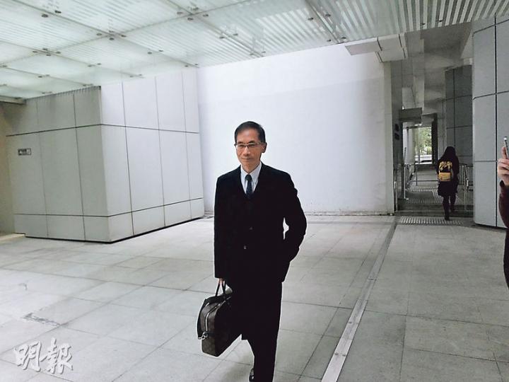 青山醫院前院長、精神科醫生張鴻堅(圖)指首被告周凱亮患有分裂情感障礙,符合精神失常情况,可以減免刑責。(張梓鈴攝) 青山醫院前院長、精神科醫生張鴻堅(圖)指首被告周凱亮患有分裂情感障礙,符合精神失常情况,可以減免刑責。(張梓鈴攝)