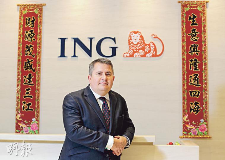 ING首席國際經濟學家Robert Carnell表示,在歐洲各大銀行設立過緊的借貸限制下,缺乏投資信心造成歐洲投資持續走低。(李澤彤攝) ING首席國際經濟學家Robert Carnell表示,在歐洲各大銀行設立過緊的借貸限制下,缺乏投資信心造成歐洲投資持續走低。(李澤彤攝)