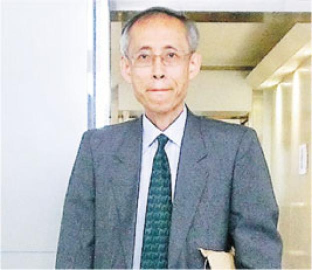 控方專家、小欖精神科顧問醫生雷聲响(圖)認為首被告周凱亮患有人格障礙,有自戀和精神病徵狀,但不足以減免刑責。(張梓鈴攝) 控方專家、小欖精神科顧問醫生雷聲响(圖)認為首被告周凱亮患有人格障礙,有自戀和精神病徵狀,但不足以減免刑責。(張梓鈴攝)