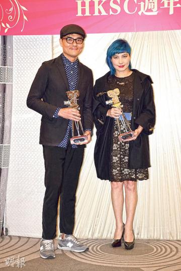 林家棟與何超儀奪得「攝影師眼中最具魅力男、女演員」獎。(攝影﹕梁迺楠) 林家棟與何超儀奪得「攝影師眼中最具魅力男、女演員」獎。(攝影﹕梁迺楠)