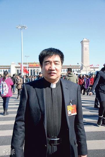 中國天主教愛國會副主席孟青錄主教透露,中央向地方政府發出「不拆了」的指令,浙江也停止了清拆十字架。(明報記者攝) 中國天主教愛國會副主席孟青錄主教透露,中央向地方政府發出「不拆了」的指令,浙江也停止了清拆十字架。(明報記者攝)