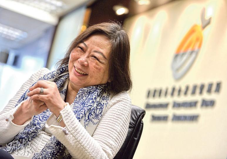 胡紅玉昨卸任積金局主席,重申反對強積金對冲機制,認為會令打工仔退休保障被蠶食,促政府盡快表態,至少令公眾知悉當局有展開討論的意願。(余俊亮攝) 胡紅玉昨卸任積金局主席,重申反對強積金對冲機制,認為會令打工仔退休保障被蠶食,促政府盡快表態,至少令公眾知悉當局有展開討論的意願。(余俊亮攝)