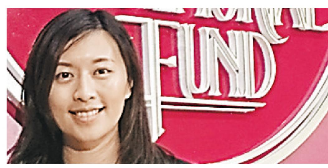 尤德爵士紀念基金昨舉行獎學金頒獎禮,獲獎者之一吳嘉琪,放棄年薪逾百萬元的投資銀行工作,轉投社企。(林婉斐攝) 尤德爵士紀念基金昨舉行獎學金頒獎禮,獲獎者之一吳嘉琪,放棄年薪逾百萬元的投資銀行工作,轉投社企。(林婉斐攝)