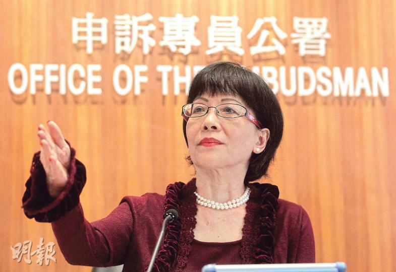 申訴專員劉燕卿(圖)稱,拖欠還款者多是在職人士,拖欠還款屬不合情理,目前追討欠款措施亦欠阻嚇。(李澤彤攝) 申訴專員劉燕卿(圖)稱,拖欠還款者多是在職人士,拖欠還款屬不合情理,目前追討欠款措施亦欠阻嚇。(李澤彤攝)