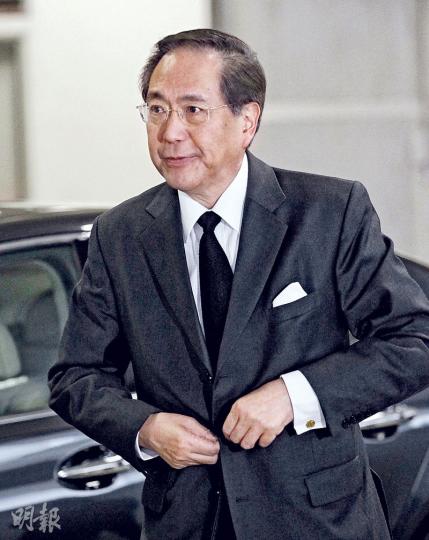 行政會議成員李國章昨首次出席港大校務委員會會議,參與討論審核委員會報告,據悉他在會上發言不多。(郭慶輝攝) 行政會議成員李國章昨首次出席港大校務委員會會議,參與討論審核委員會報告,據悉他在會上發言不多。(郭慶輝攝)