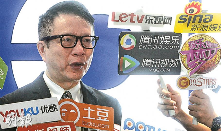 亞視昨傍晚召開緊急董事會，執董葉家寶會後表示未落實具體方向，預料復活節假期後（8日）才有明確交代。圖為葉昨早出席電台節目。（李紹昌攝）