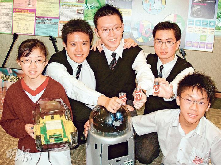 李洛衡自小鍾情科學，11年前代表香港參加國際科學比賽，但長大後考慮到科學出路窄，現已轉投商界。（林俊源攝）