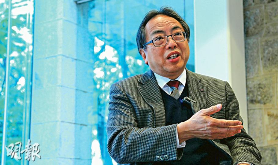 香港大學前校長徐立之指出，香港產業向金融業傾斜，令志在科研的學生感前無去路，以致轉投金融界，若未來人才單一化，會限制香港未來發展及競爭力，減絕自己的前途。（林俊源攝）