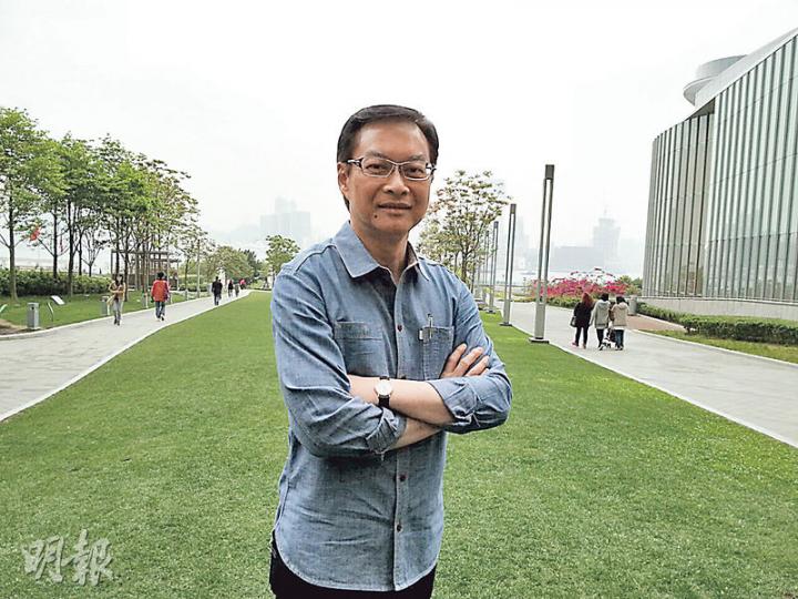 正在退休前休假的發展局常任秘書長（工務）韋志成指出，5年任期內最遺憾是簽了20多封工務工程致命意外的家人慰問信，認為建造業技術工人不足，或令熟練工人增添壓力，轉換地盤工作初期亦易生意外。（岑詠欣攝）