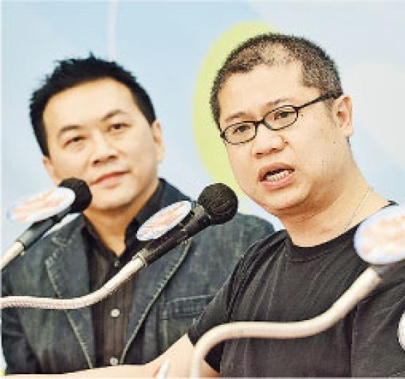 北區水貨客關注組發言人梁金成（右）出席港台節目《城市論壇》後表示，政府應對現有的持證者實施「一周一行」，而非只限於新證。（鄧宗弘攝）